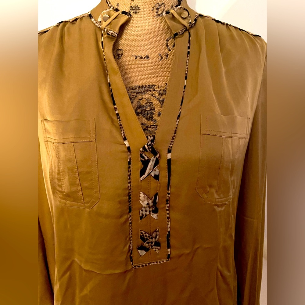 Cache Blouse - Picture 2 of 8